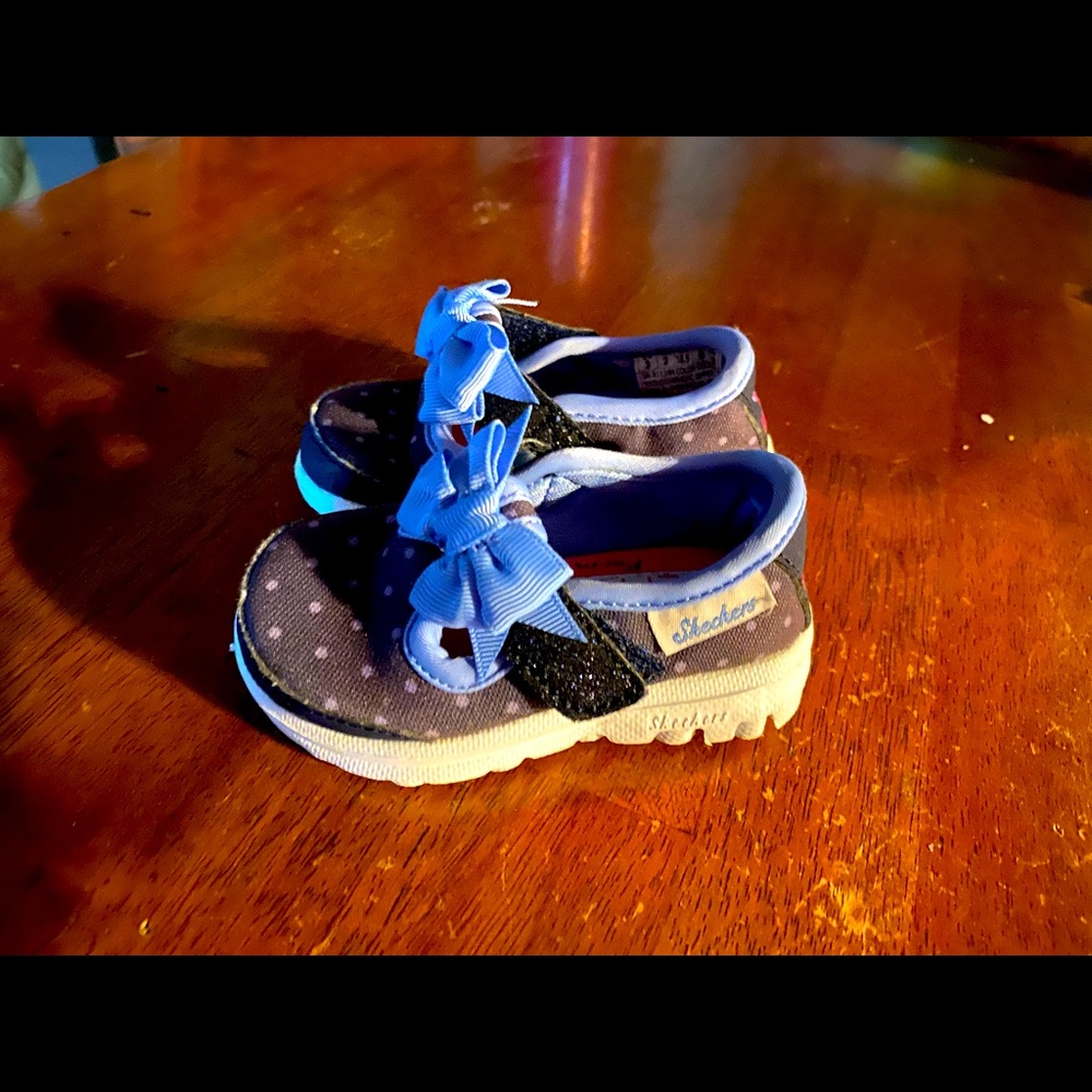 Sketchers baby super cute
